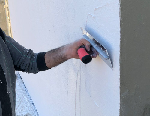 Façade en cours de réalisation par l'entreprise Ezel Bâtiment